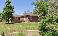 Building Photo - Alles Acres 5 Bedroom Beauty