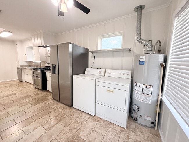 Building Photo - GAL13