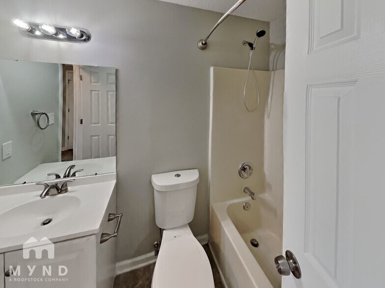 Building Photo - 1219 Hunter Forest Ct