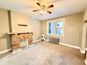 Building Photo - 268 Fleet St