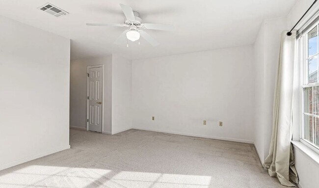 Building Photo - 122 Sparrow Rd