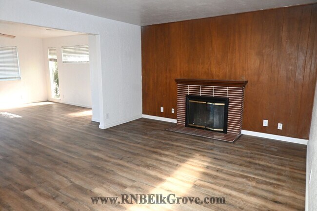 Building Photo - 2620 Fernandez Dr