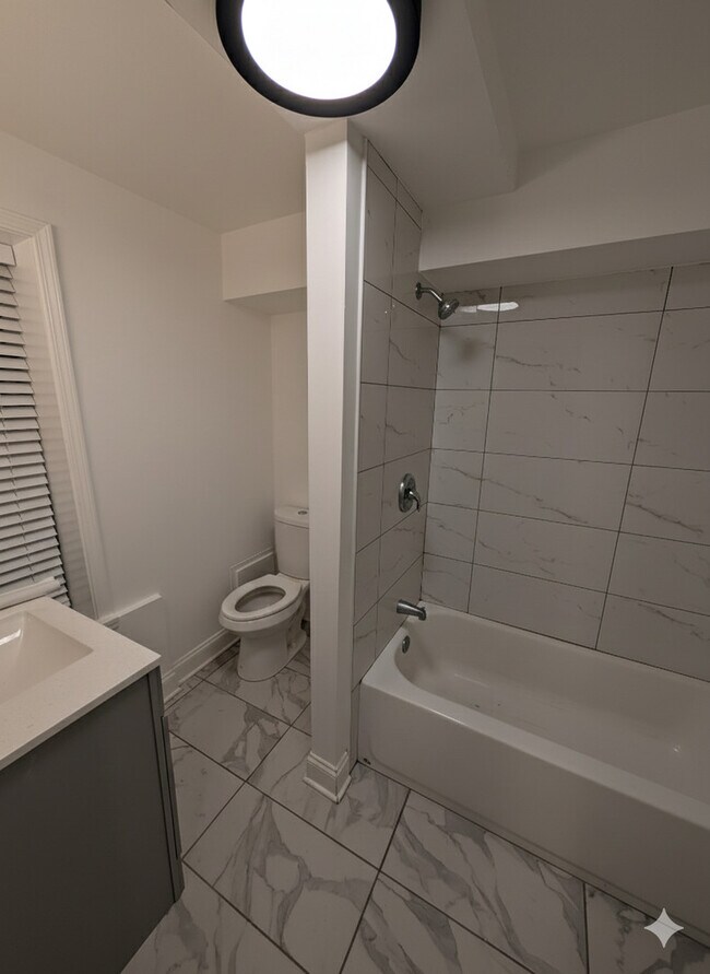 Building Photo - 1362 N Bosworth Ave