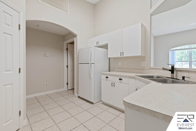 Building Photo - 25 Port Royal Dr