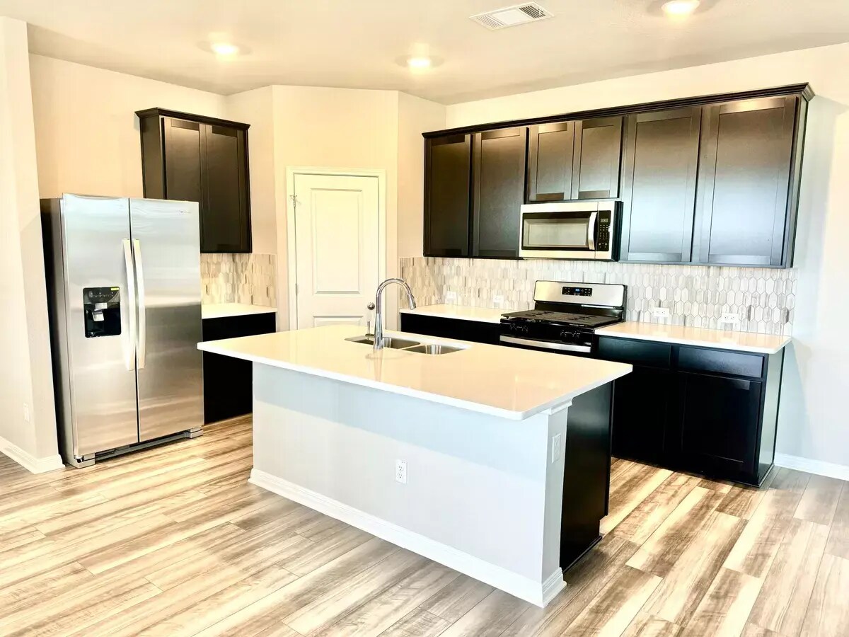 Building Photo - 3708 Sweet Watermelon Ln