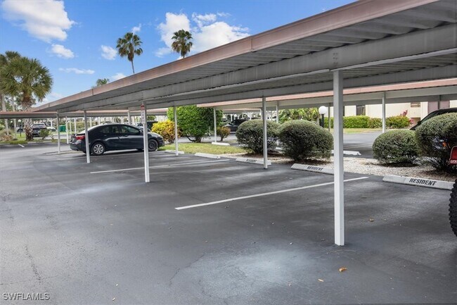Building Photo - 3635 Boca Ciega Dr