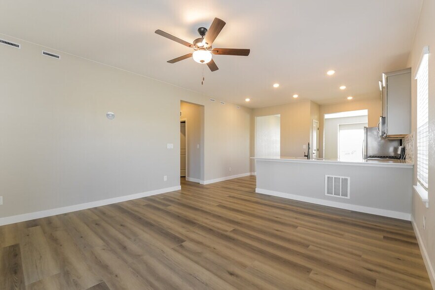 Building Photo - 9466 Yampa Ct