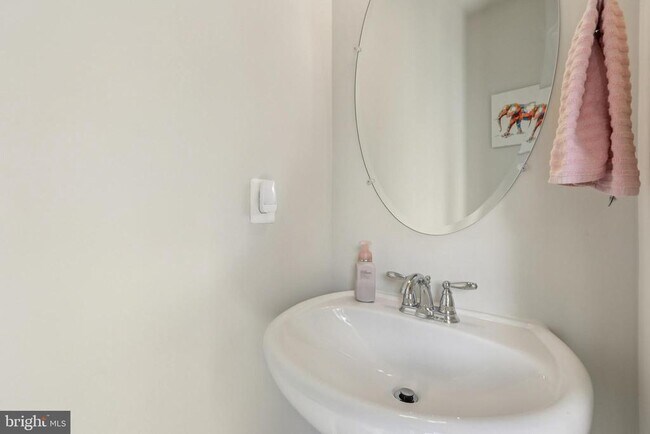 Building Photo - 238 Narrowleaf Way