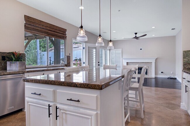 Building Photo - Forester Ranch Oasis!