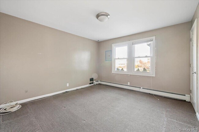 Building Photo - 8 Garfield Ave