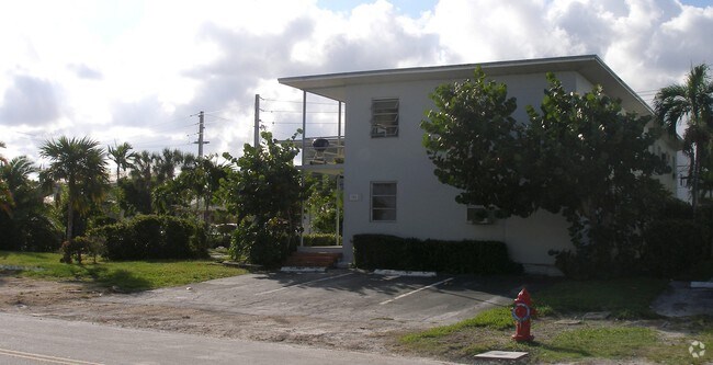 Building Photo - 901 Intracoastal Dr
