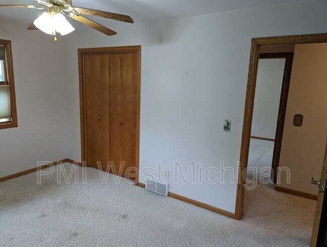 Building Photo - 4537 21st St