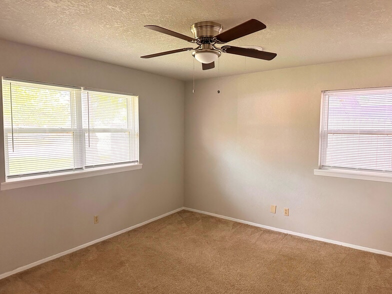 Building Photo - 6007 Palmetto Trl