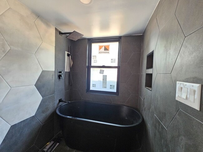 Building Photo - SPACIOUS LUXURY HOME WITH IN-LAW SUITE! [F...