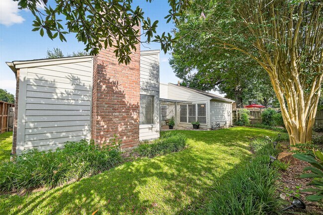 Building Photo - 1414 S Kirkwood Rd