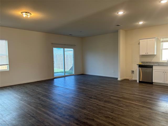 Building Photo - 751 Camden Dr