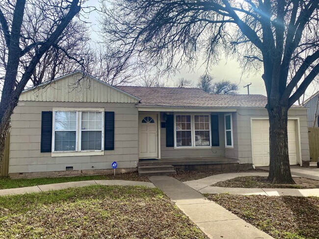 Building Photo - Available Late July! Four Bedroom in Tech ...