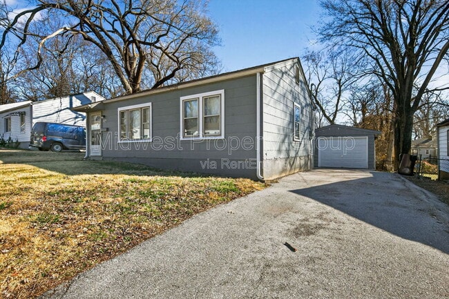 Building Photo - 334 Mueller Ave