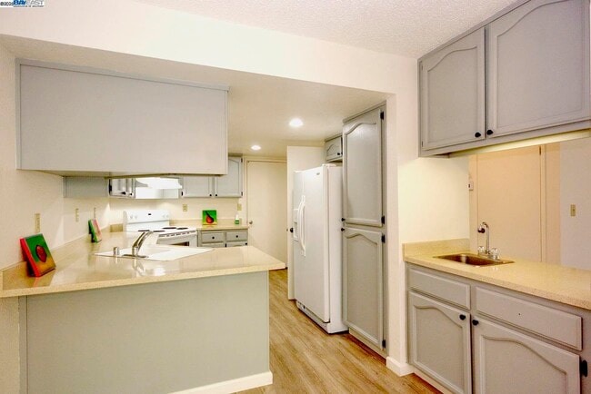 Building Photo - 2910 Liberty Dr