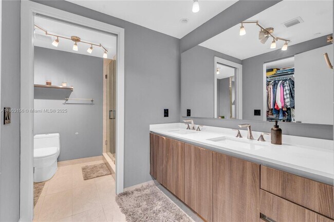 Building Photo - 488 NE 18th St