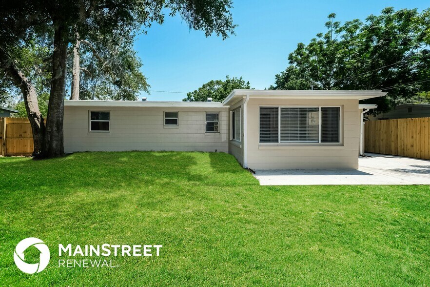 Building Photo - 7323 Cypress Dr