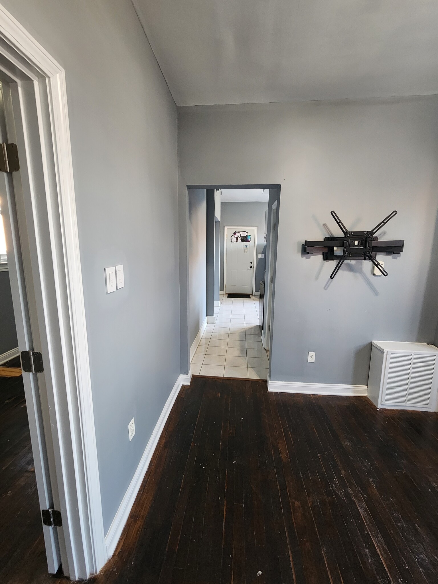 Building Photo - 4909 W Roosevelt Rd