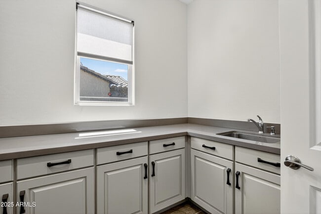 Building Photo - 10997 N 137th St