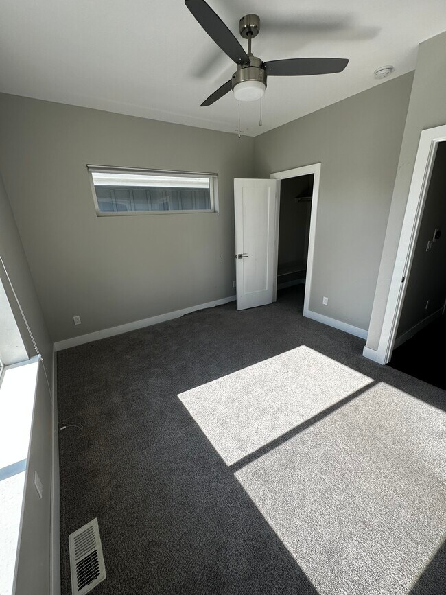 Building Photo - 2181 S Cherokee St