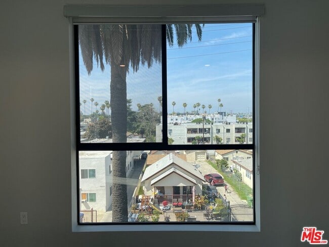 Building Photo - 14612 Calvert St