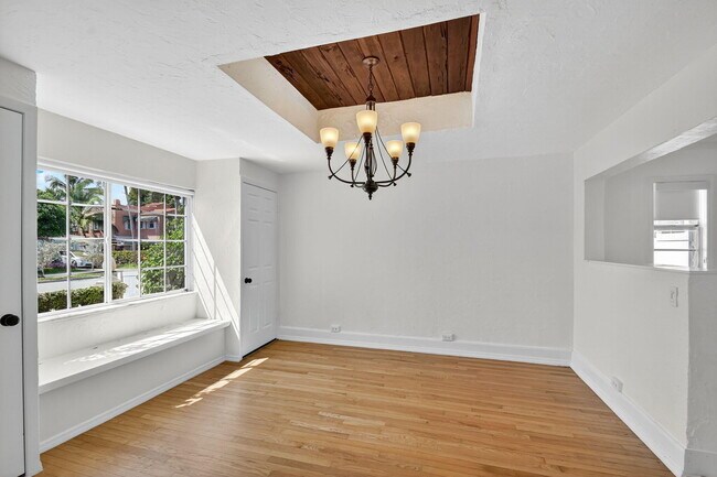 Building Photo - 322 Cornell Dr