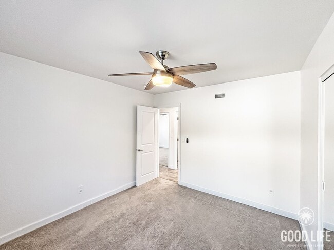 Building Photo - Beautiful 3BD/2BA with Updated Kitchen, 2-Car Detached Garage and A/C in Clairemont!