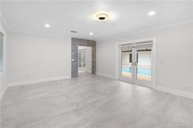 Building Photo - 4 Copaire Rd