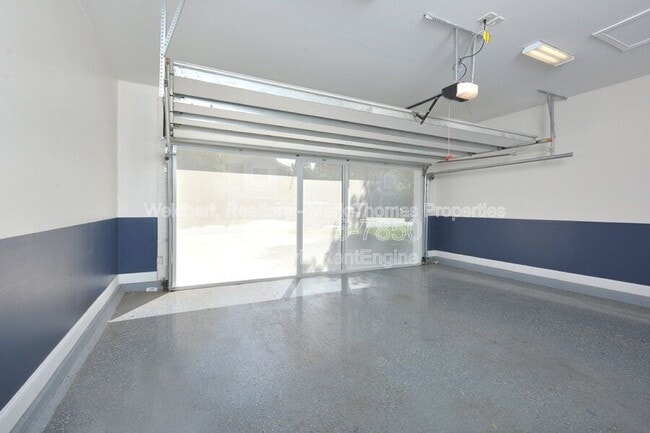 Building Photo - 3 Moonbeam Ct