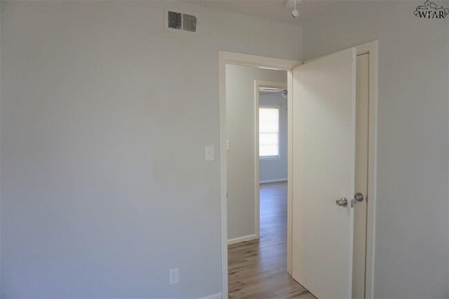 Building Photo - 813 Van Horn St