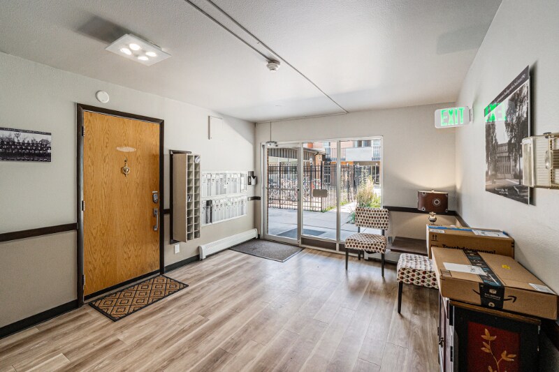 Building Photo - 620 Mathews St