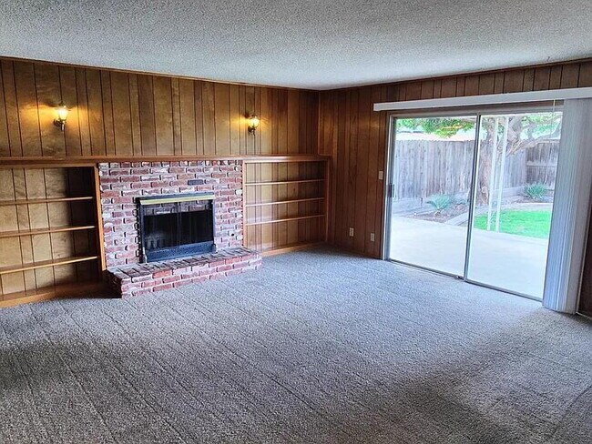 Building Photo - single family home