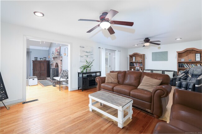 Building Photo - 266 Old Forge Rd