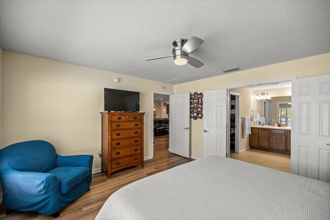 Building Photo - 4123 SW 46th Terrace