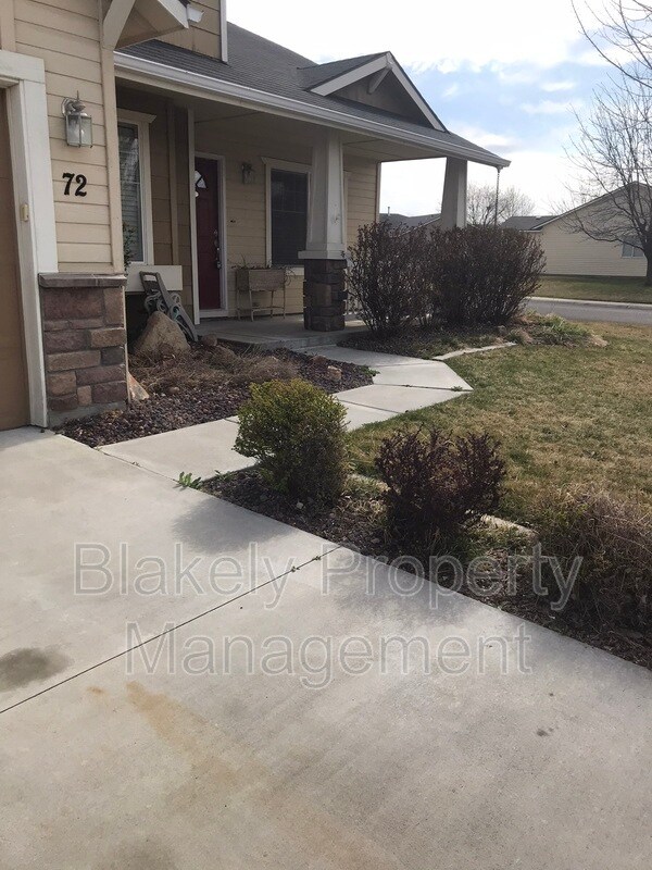 Building Photo - 72 N Pleasant Hill Dr