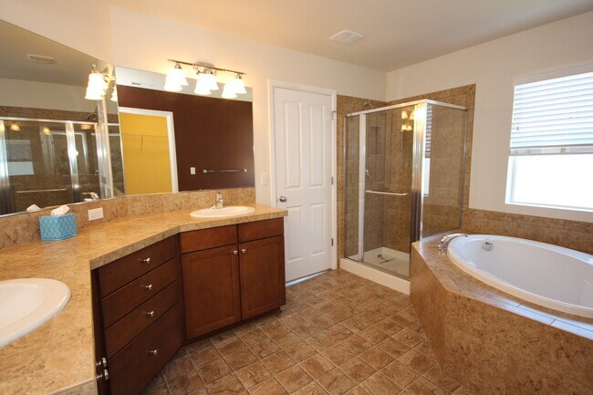 Building Photo - Beautiful Family Home with Bonus Room, Storage & Fenced Yard