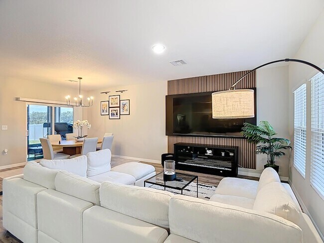 Building Photo - 1504 Hummingbird Rd