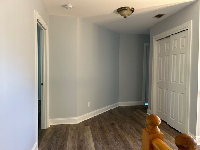 Building Photo - 268 Ceasar Pl