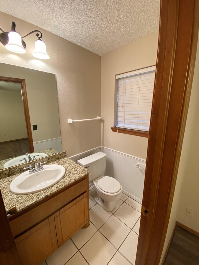 Building Photo - 415 Wild Wind Rd