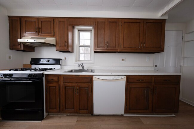 Building Photo - 956 Jefferson Dr