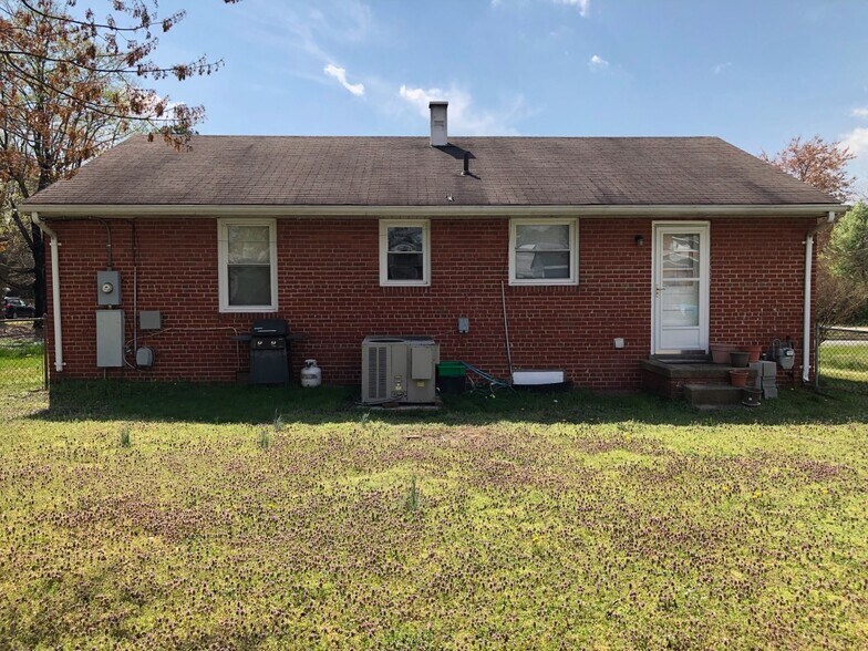 Building Photo - 4824 Belle Glade Dr
