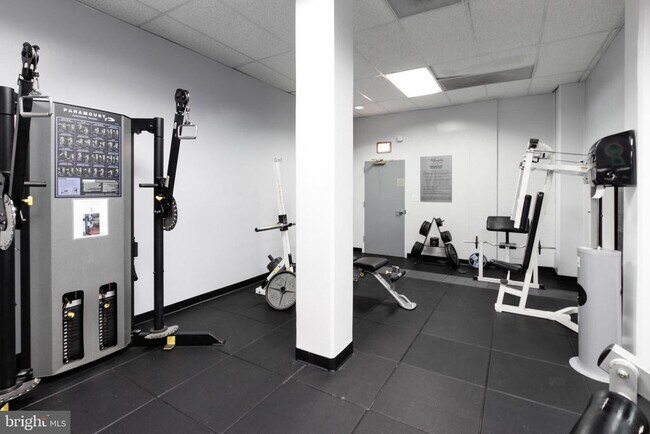 Building Photo - 5500 Friendship Blvd