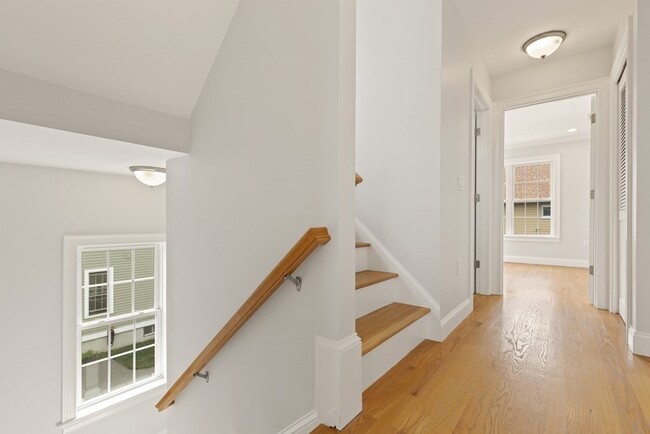 Building Photo - 58 Holton St