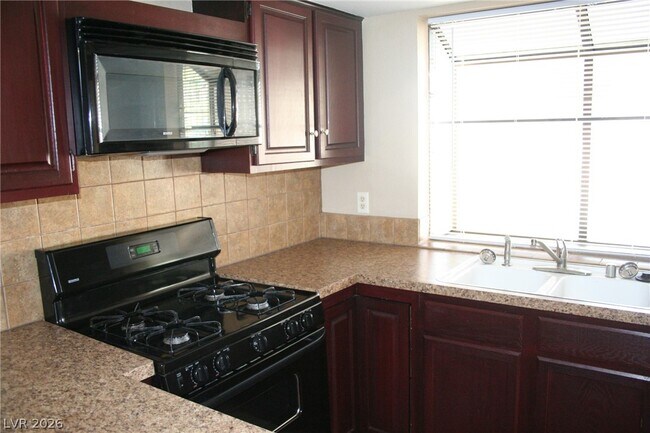 Building Photo - 2894 Lilac Ct