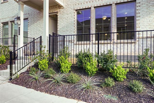 Building Photo - 631 Redwood Wy