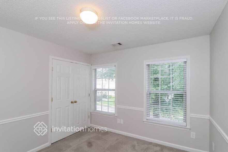 Building Photo - 133 Wallnut Hall Cir